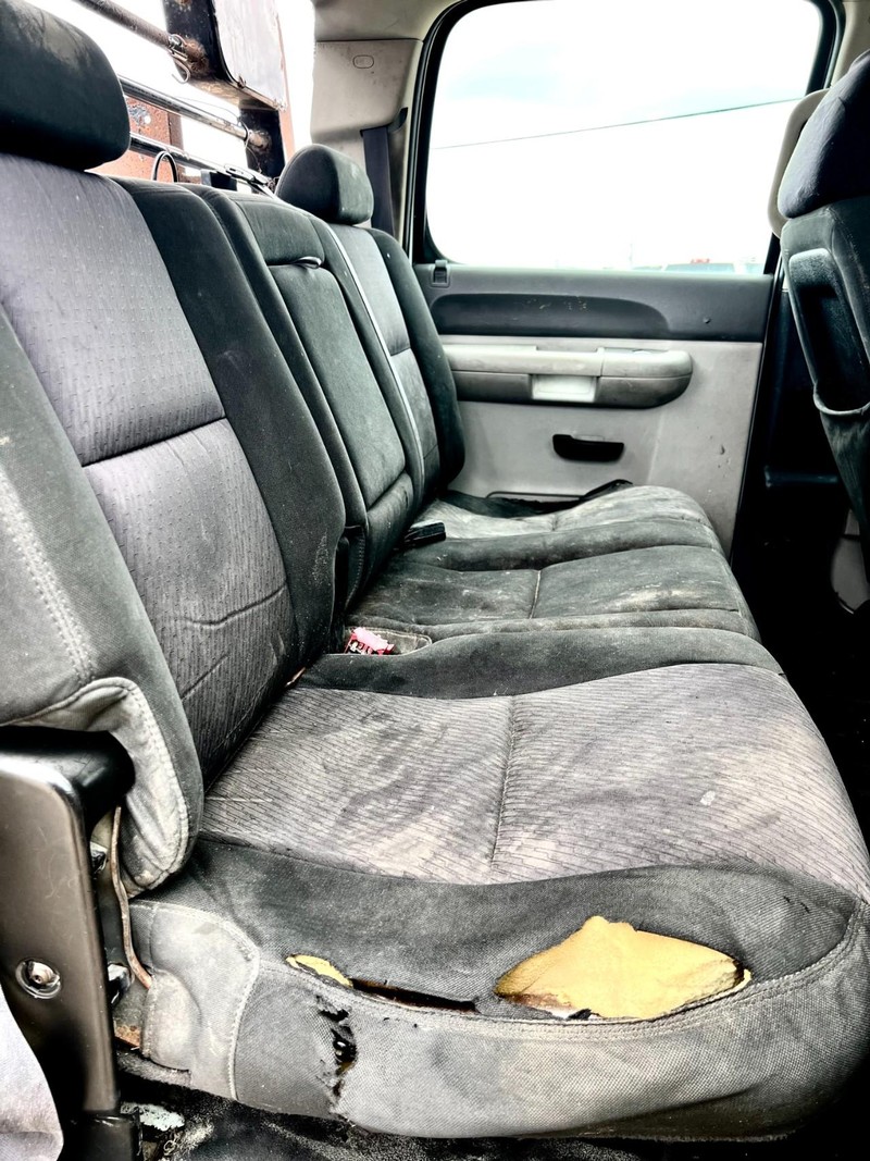 Chevrolet Silverado 3500HD Vehicle Image 13