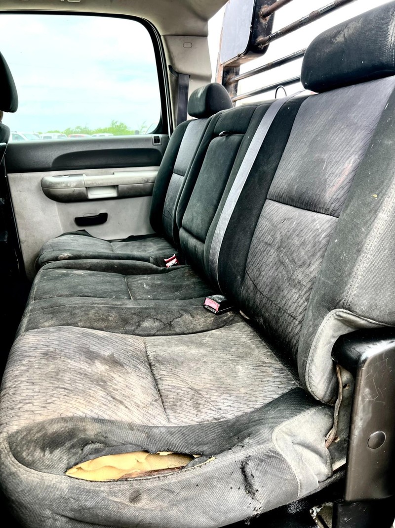 Chevrolet Silverado 3500HD Vehicle Image 14