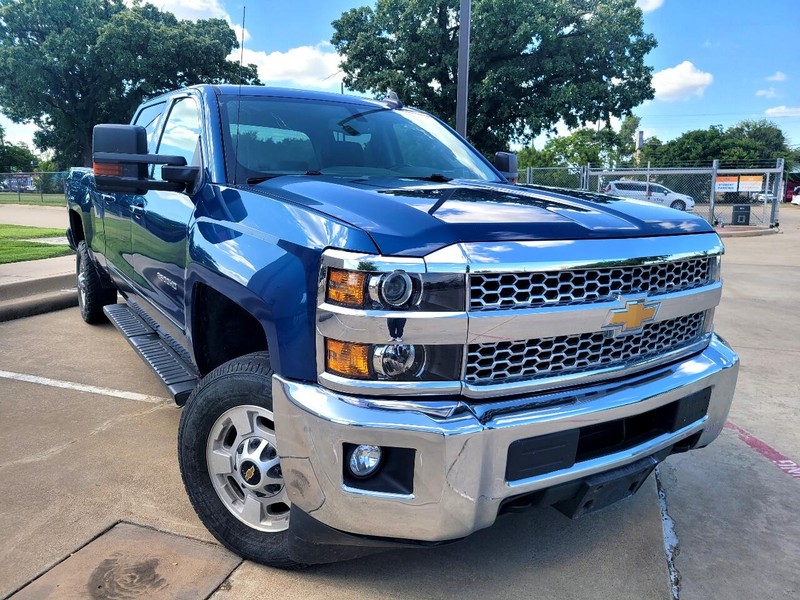 Chevrolet Silverado 2500HD Vehicle Full-screen Gallery Image 03