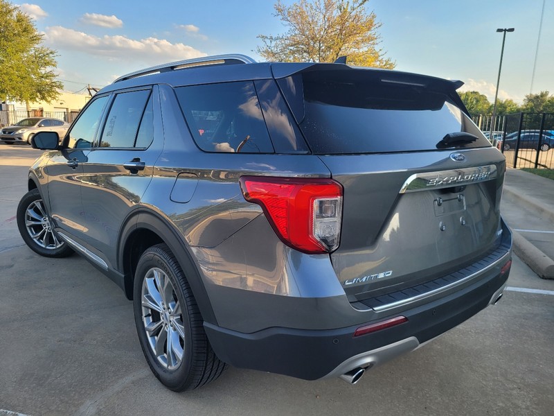 Ford Explorer Vehicle Full-screen Gallery Image 03