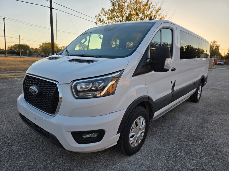 Ford Transit Passenger Wagon Vehicle Full-screen Gallery Image 03
