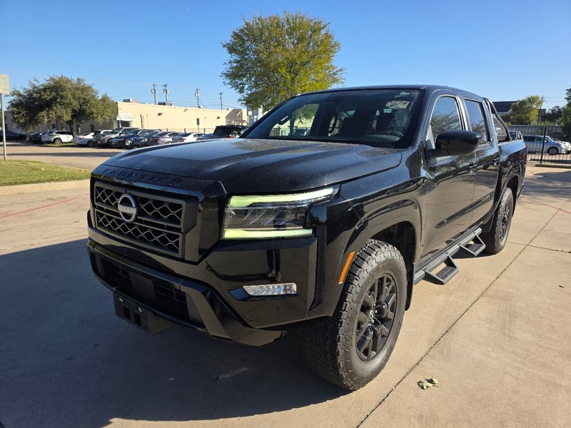 Nissan Frontier Vehicle Full-screen Gallery Image 02