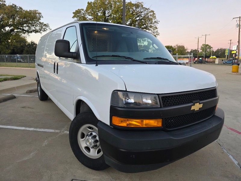 Chevrolet Express Vehicle Full-screen Gallery Image 02