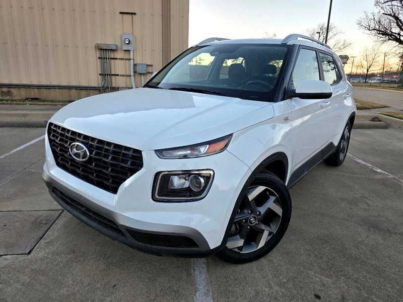 Hyundai Venue Vehicle Full-screen Gallery Image 01