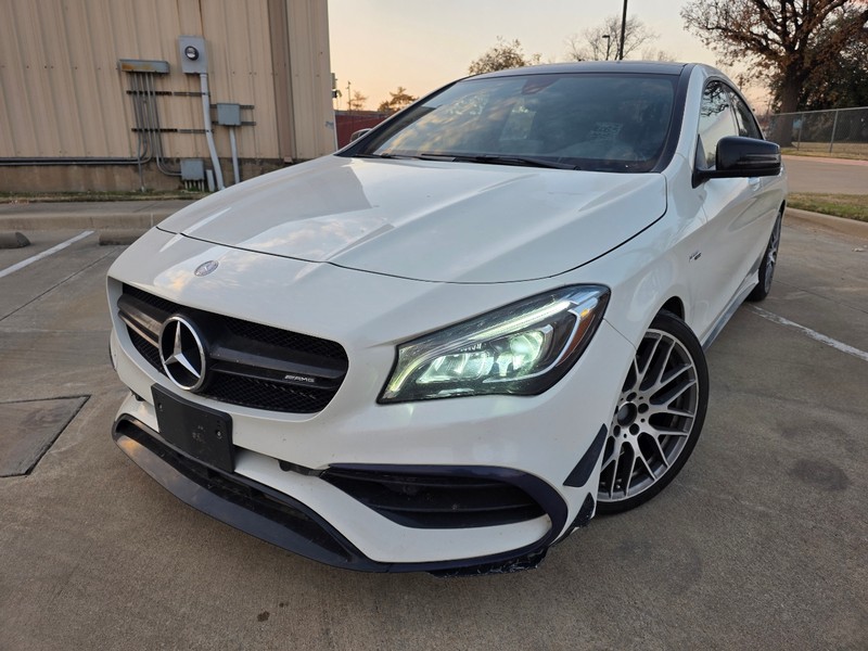 Mercedes-Benz CLA Vehicle Full-screen Gallery Image 01