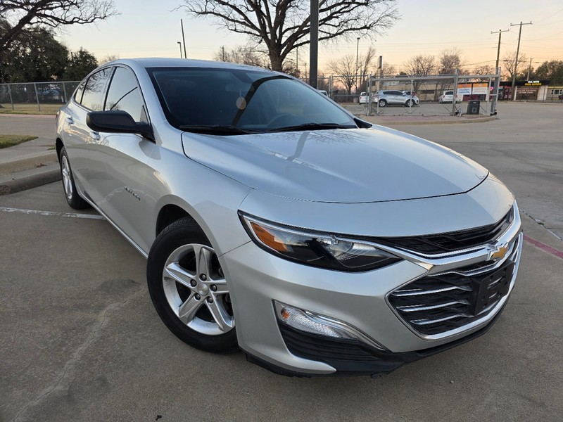 Chevrolet Malibu Vehicle Full-screen Gallery Image 03