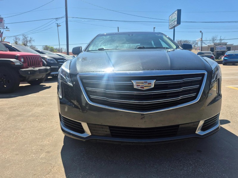 Cadillac XTS Vehicle Full-screen Gallery Image 02