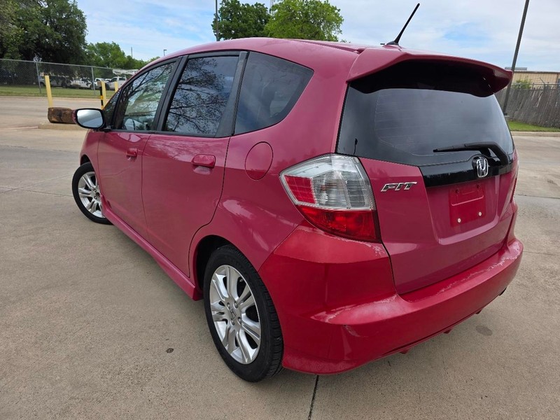 Honda Fit Vehicle Full-screen Gallery Image 02
