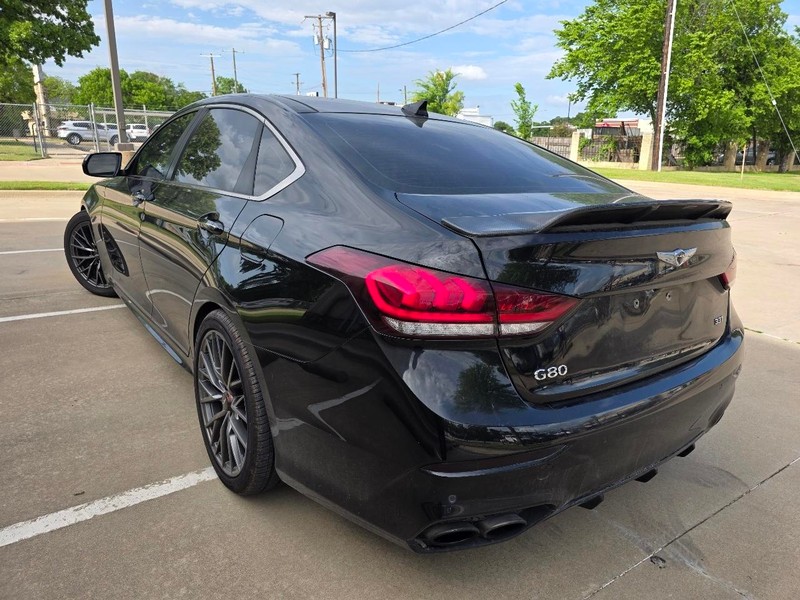 Genesis G80 Vehicle Full-screen Gallery Image 03