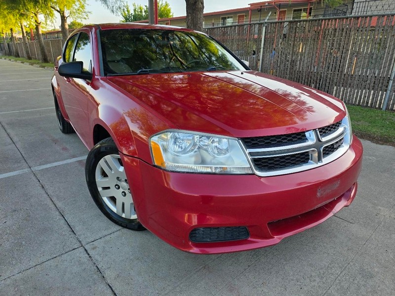 Dodge Avenger Vehicle Full-screen Gallery Image 02