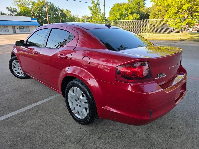 Dodge Avenger Vehicle Full-screen Gallery Image 03