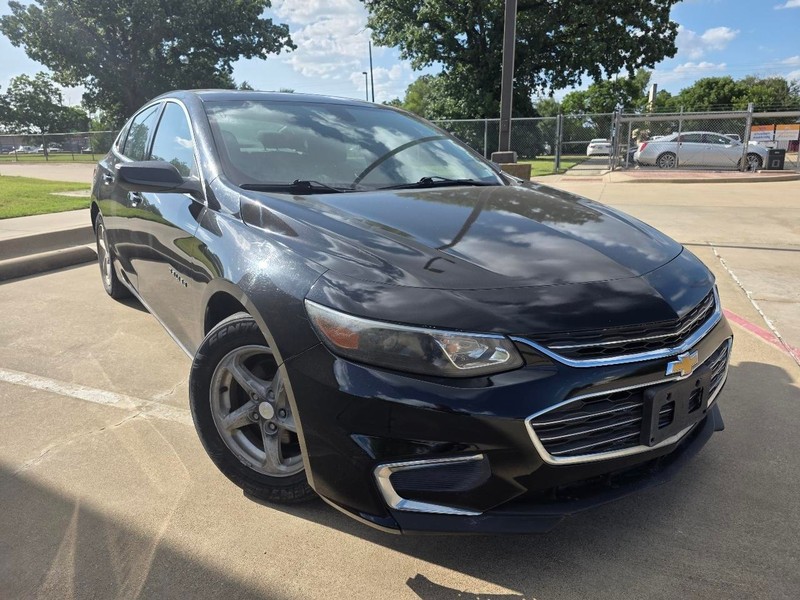Chevrolet Malibu Vehicle Full-screen Gallery Image 02