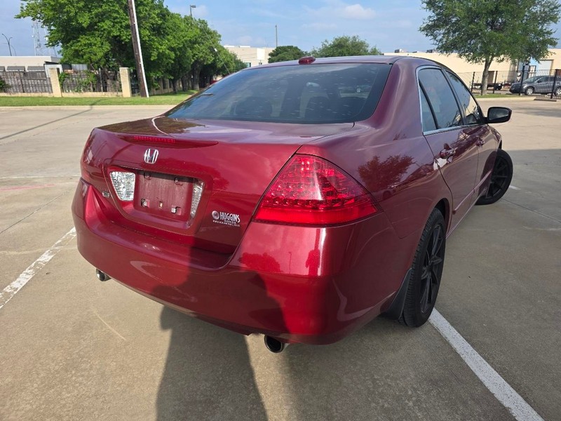 Honda Accord Sedan Vehicle Full-screen Gallery Image 03