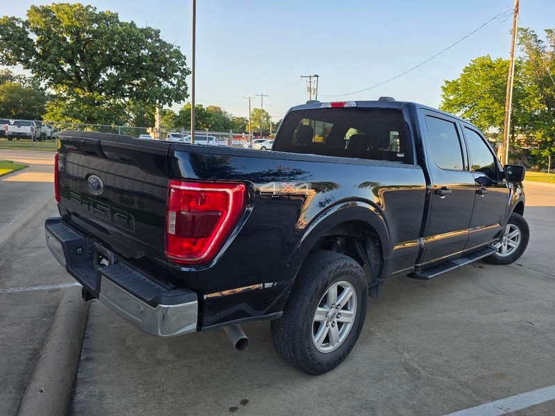 Ford F-150 Vehicle Full-screen Gallery Image 02