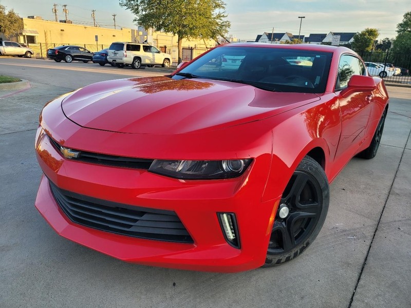 Chevrolet Camaro Vehicle Full-screen Gallery Image 01