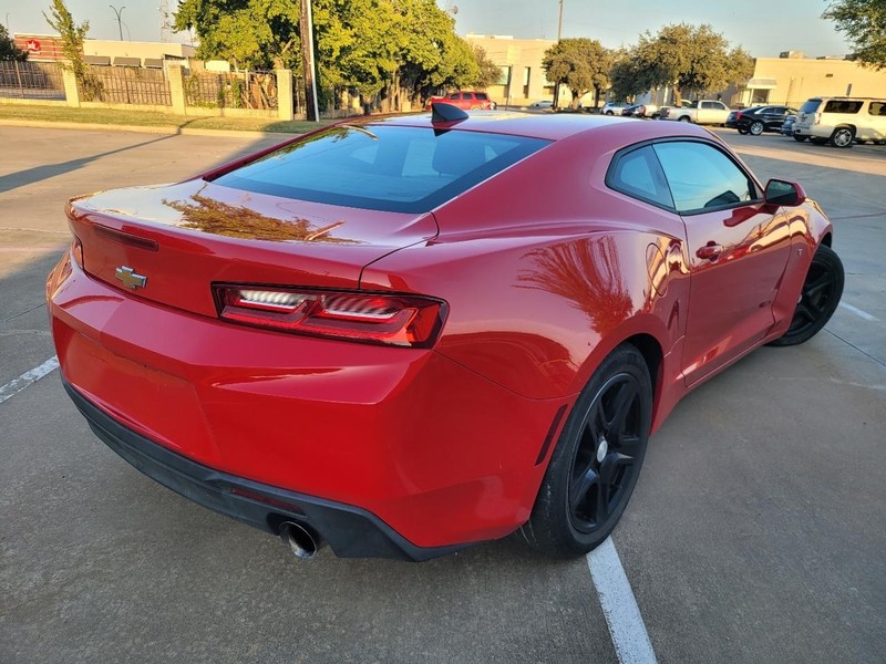 Chevrolet Camaro Vehicle Full-screen Gallery Image 03
