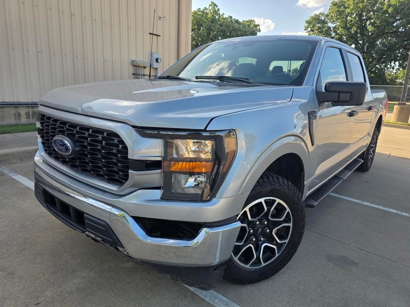 Ford F-150 Vehicle Full-screen Gallery Image 01