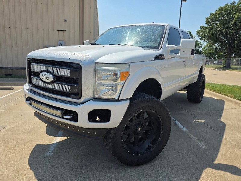 Ford Super Duty F-250 SRW Vehicle Full-screen Gallery Image 01