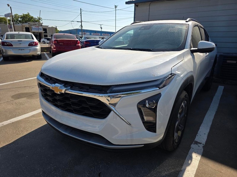 Chevrolet Trax Vehicle Full-screen Gallery Image 02