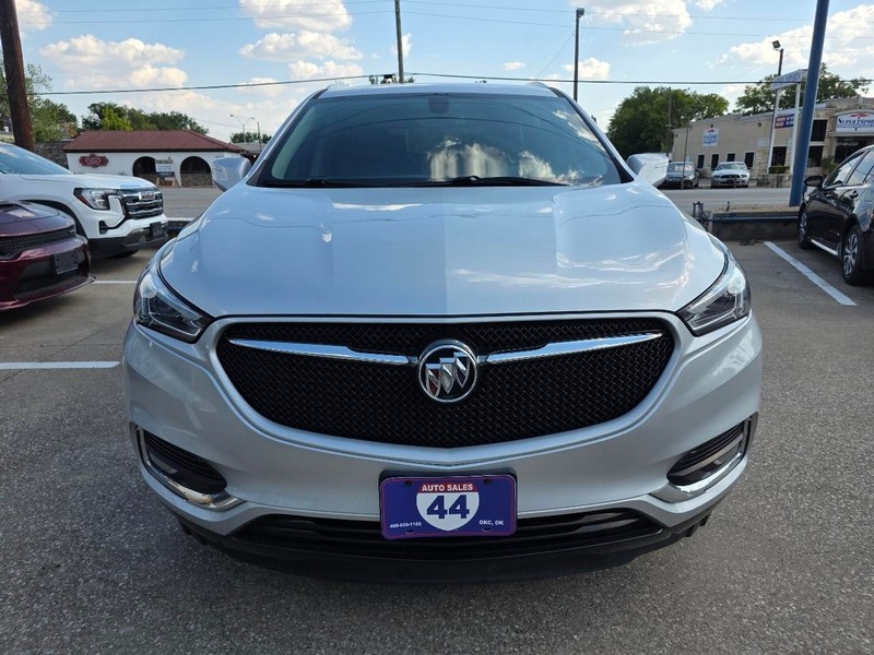 Buick Enclave Vehicle Full-screen Gallery Image 03