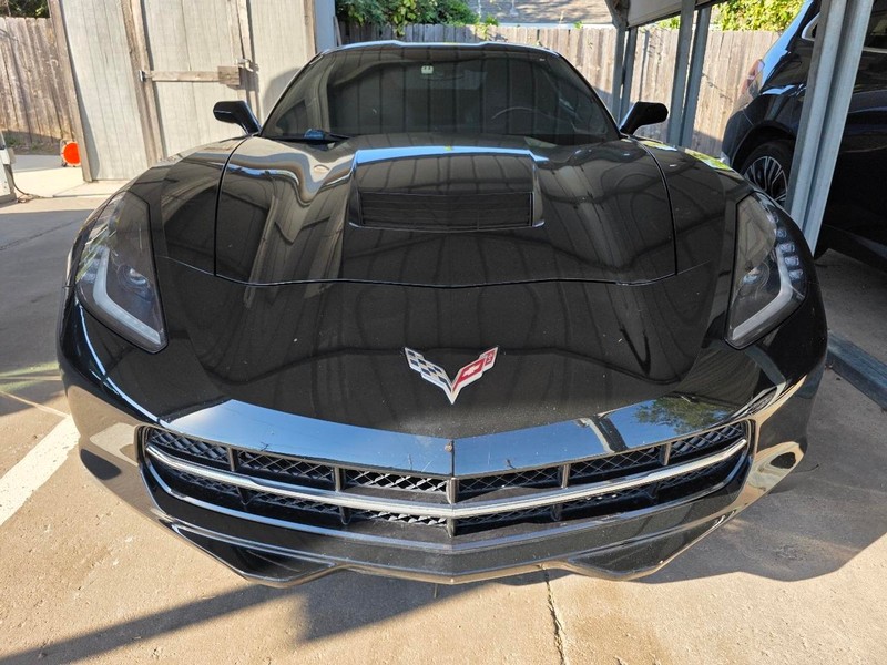 Chevrolet Corvette Vehicle Full-screen Gallery Image 03