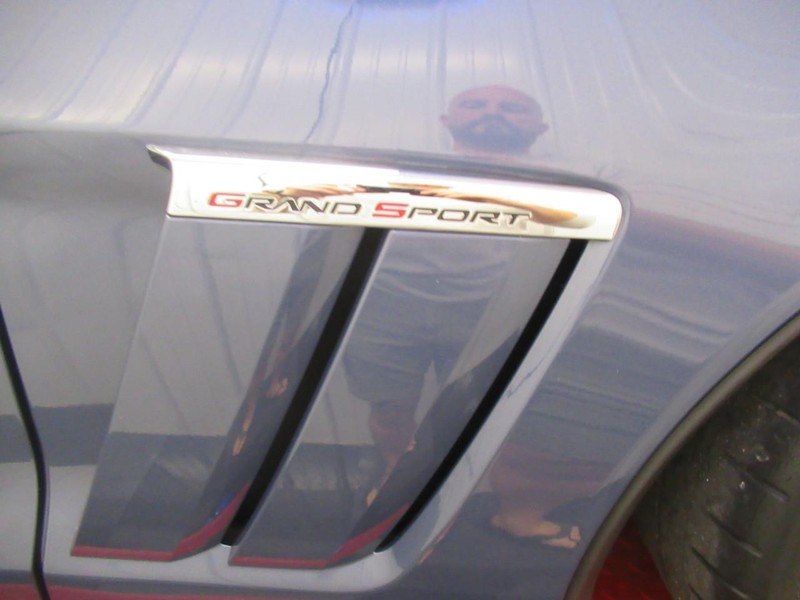 Chevrolet Corvette Vehicle Image 10