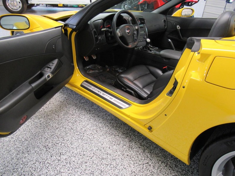 Chevrolet Corvette Vehicle Image 15