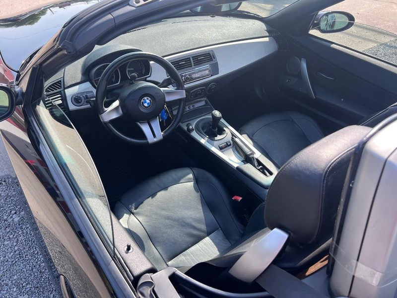 BMW Z4 Vehicle Image 12
