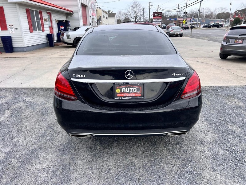 Mercedes-Benz C-Class Vehicle Image 06