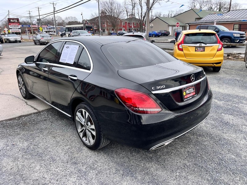 Mercedes-Benz C-Class Vehicle Image 07