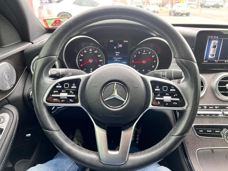 Mercedes-Benz C-Class Vehicle Image 10