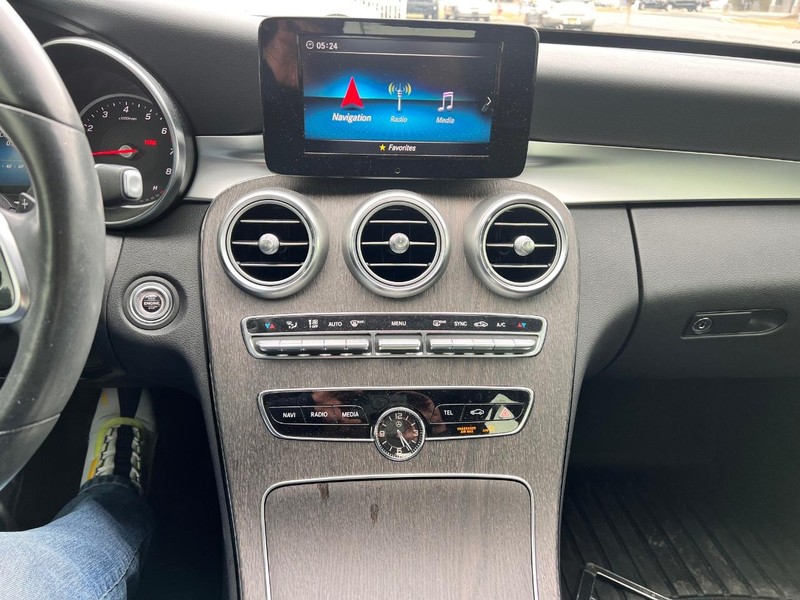 Mercedes-Benz C-Class Vehicle Image 12