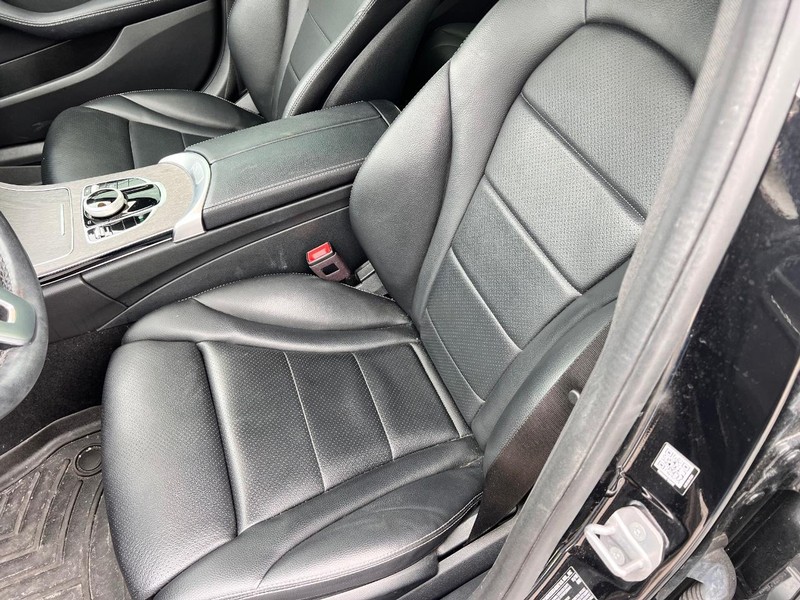 Mercedes-Benz C-Class Vehicle Image 14