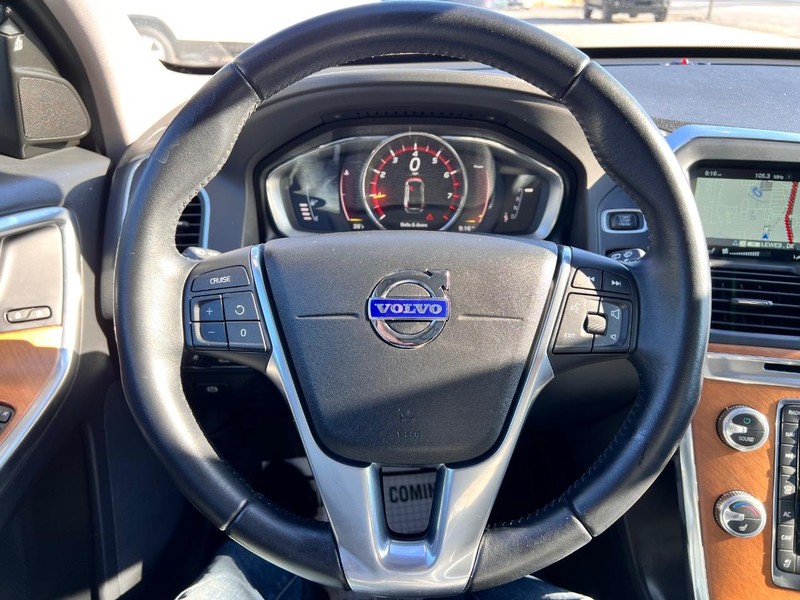 Volvo XC60 Vehicle Image 10