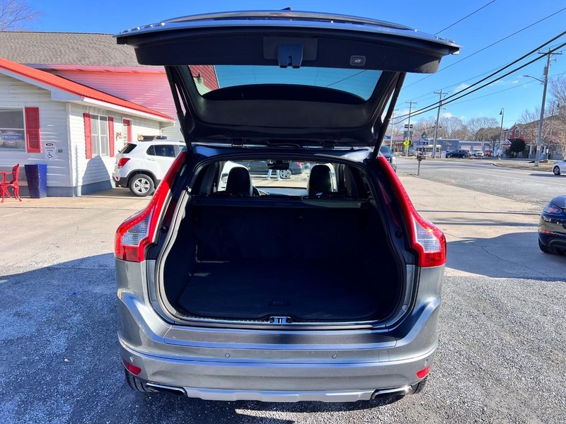 Volvo XC60 Vehicle Image 16