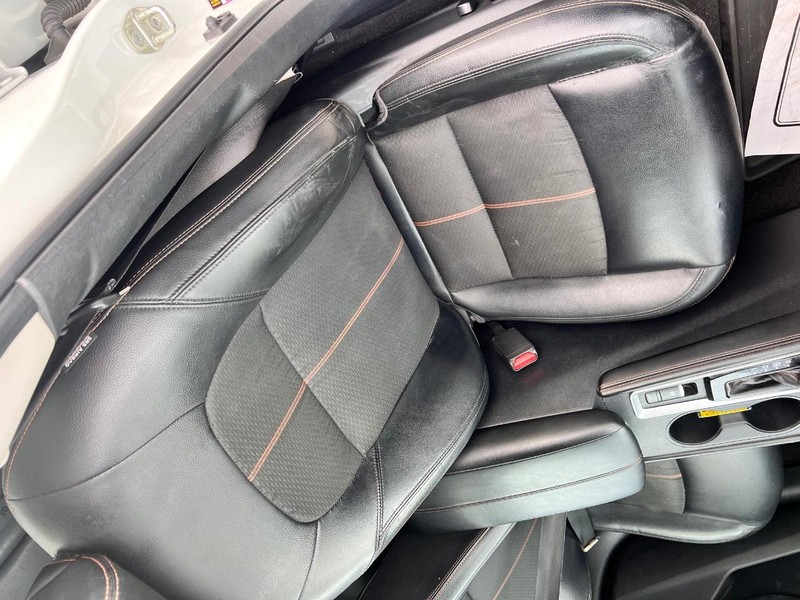 Nissan Altima Vehicle Image 12