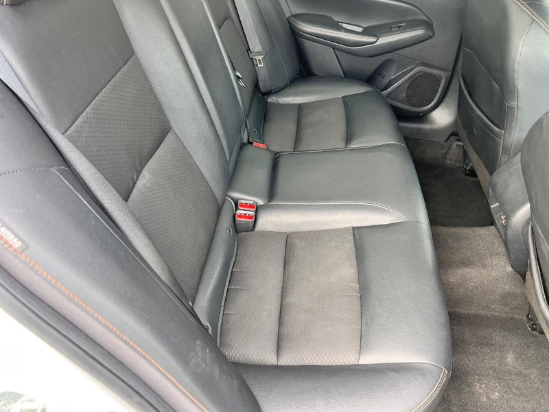Nissan Altima Vehicle Image 16