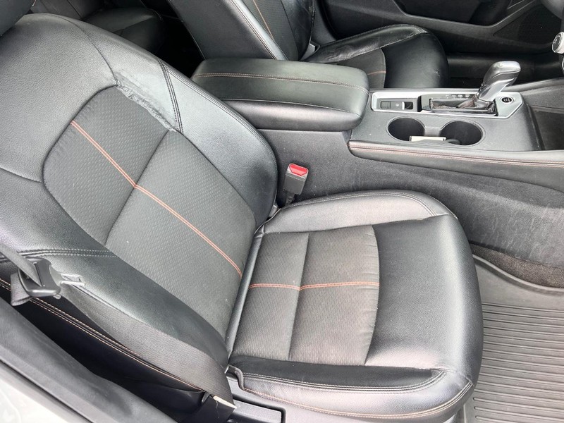 Nissan Altima Vehicle Image 17