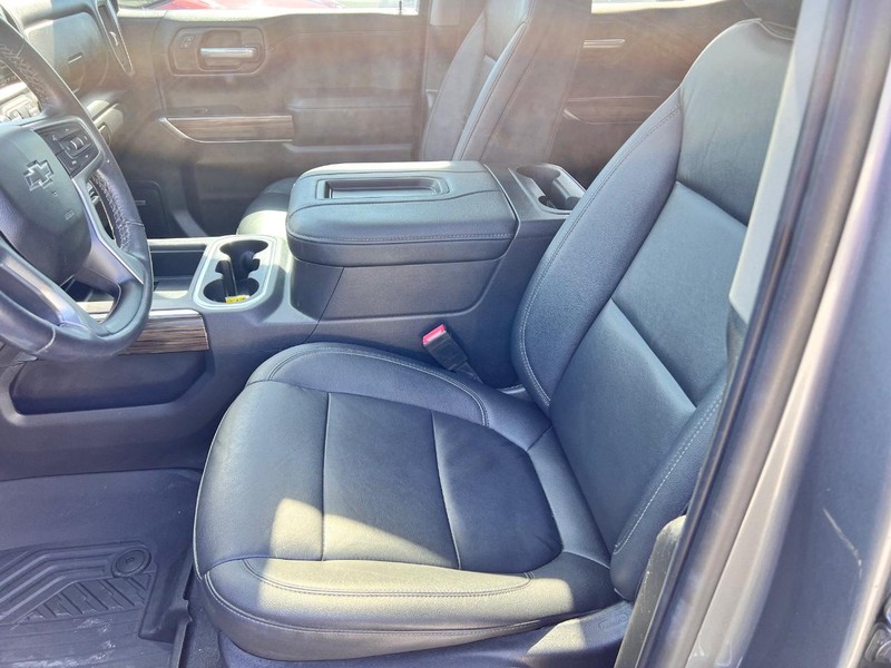 Chevrolet Silverado 1500 Vehicle Image 16