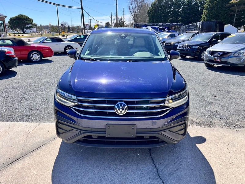 Volkswagen Tiguan Vehicle Image 02