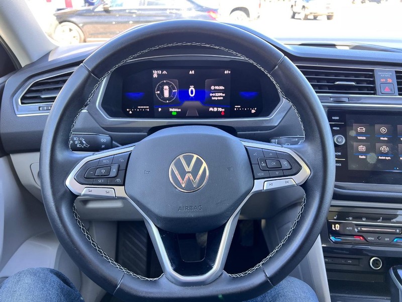 Volkswagen Tiguan Vehicle Image 09