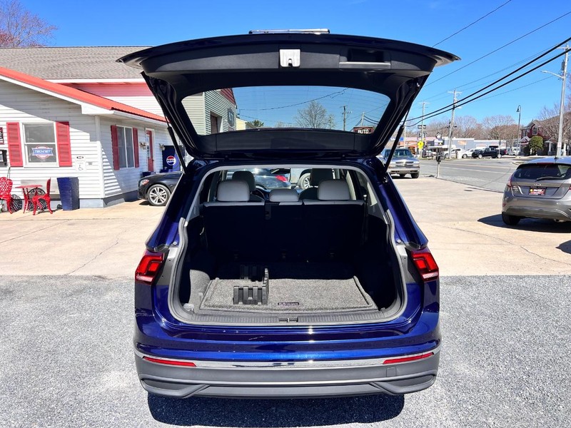 Volkswagen Tiguan Vehicle Image 15