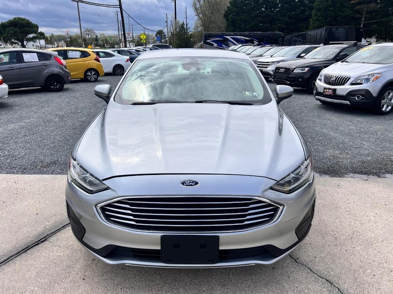 Ford Fusion Vehicle Image 02