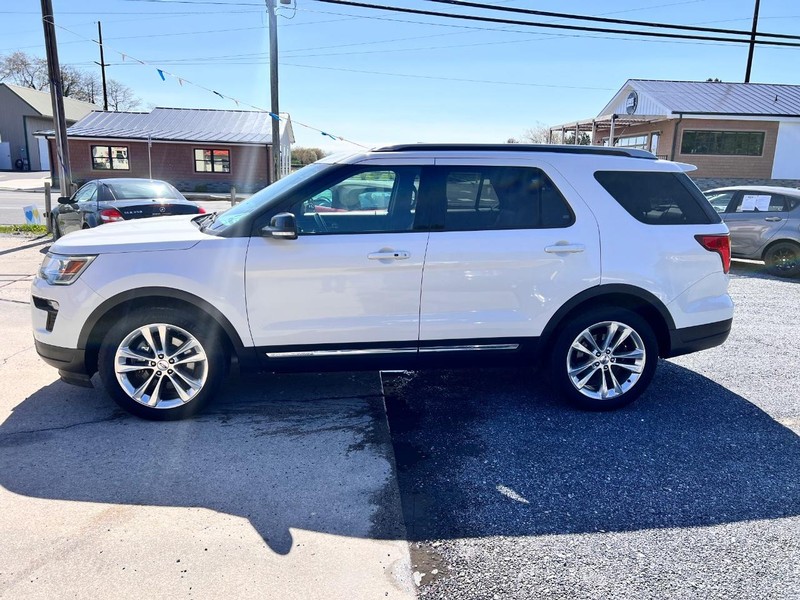 Ford Explorer Vehicle Image 08
