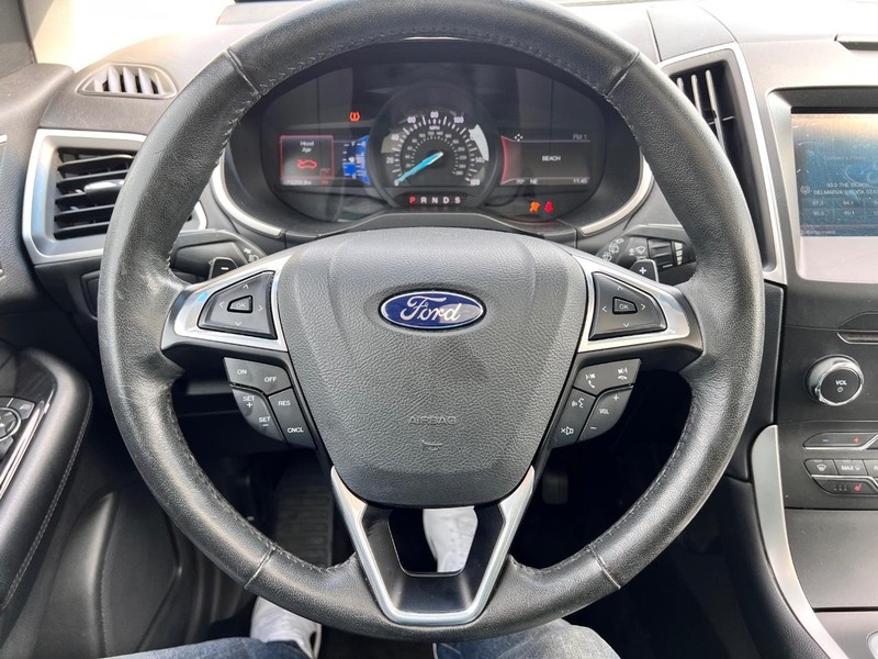 Ford Edge Vehicle Image 09