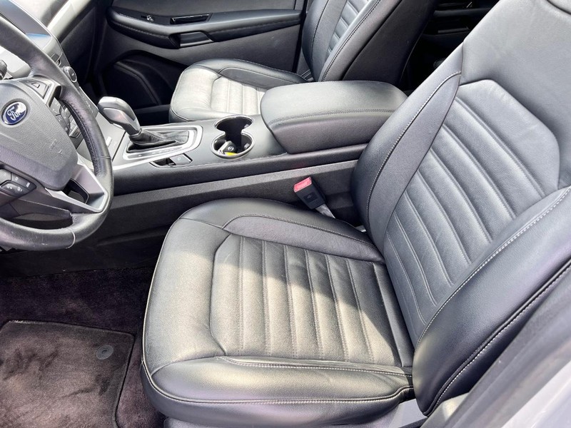 Ford Edge Vehicle Image 11