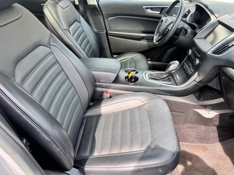Ford Edge Vehicle Image 15