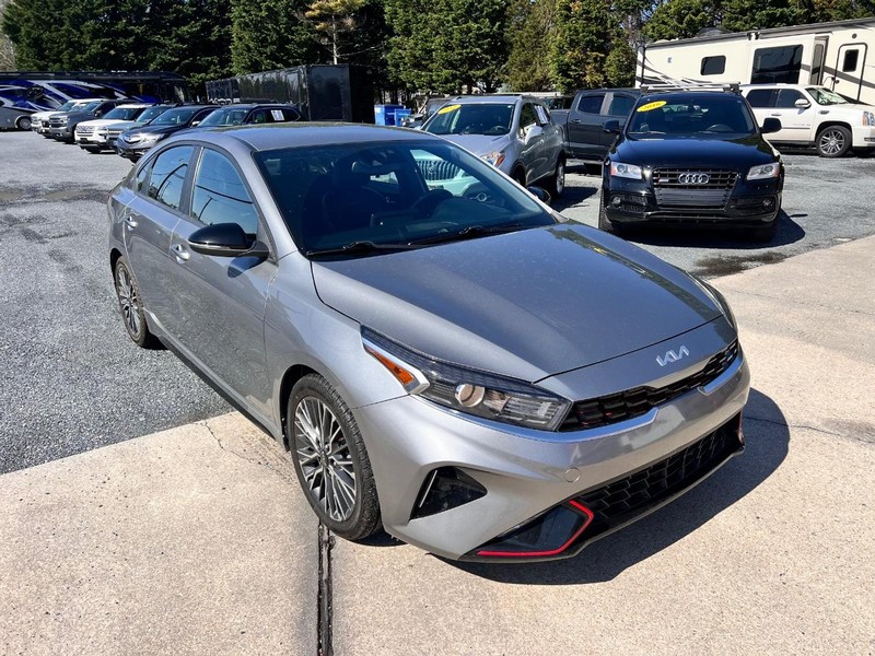 Kia Forte Vehicle Image 03