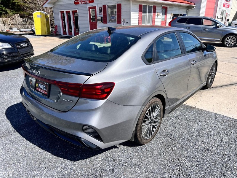 Kia Forte Vehicle Image 05