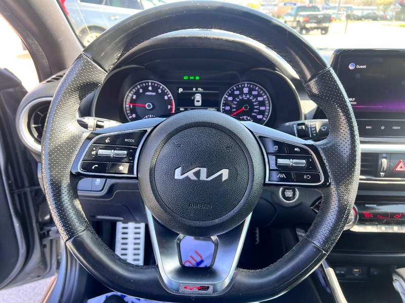 Kia Forte Vehicle Image 10